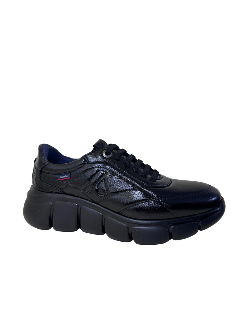 Scarpa lucida allacciata