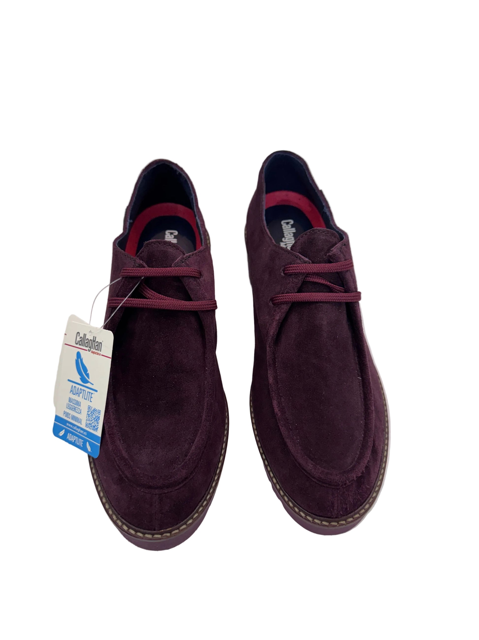 Scarpa allacciata in camoscio