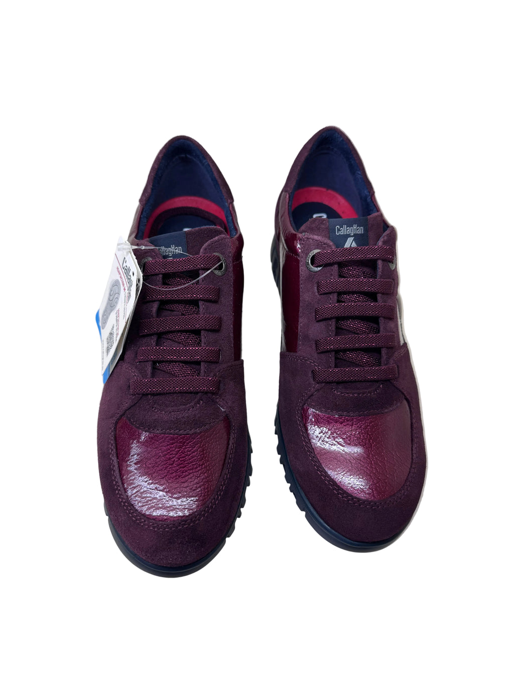Scarpa allacciata