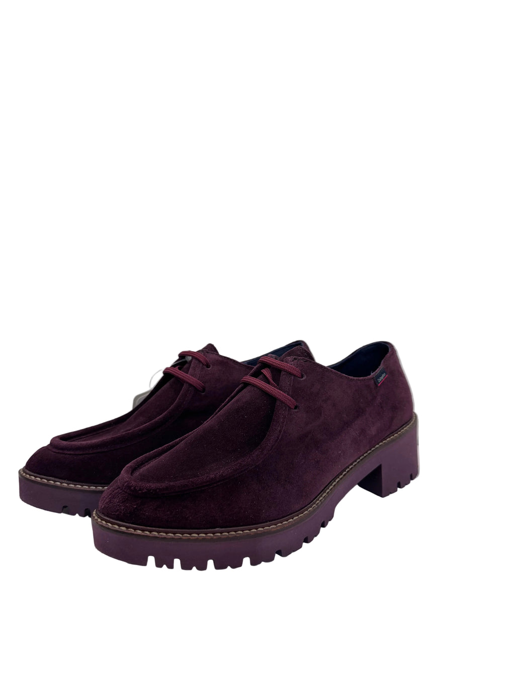 Scarpa allacciata in camoscio