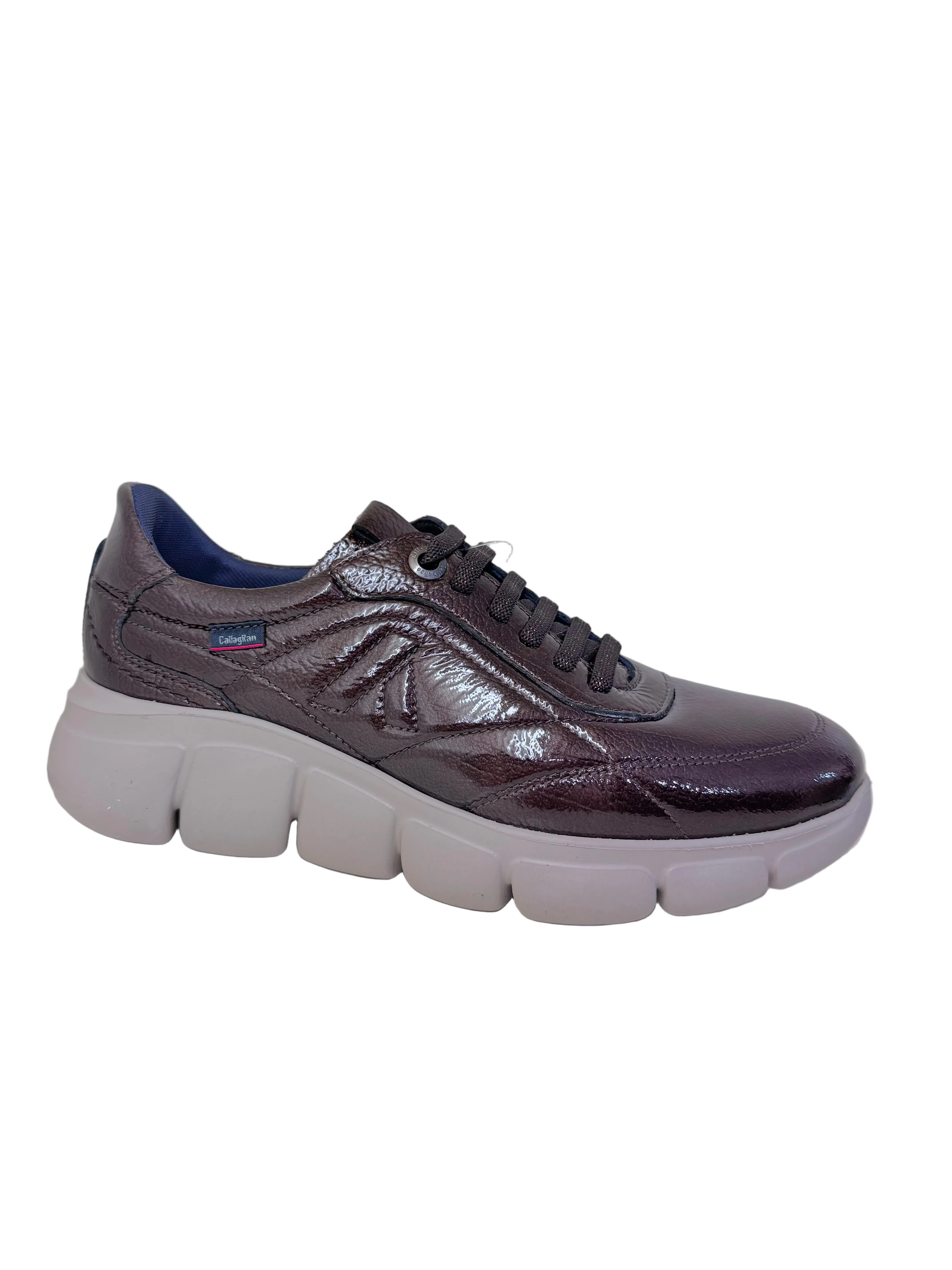 Scarpa pelle lucida allacciata