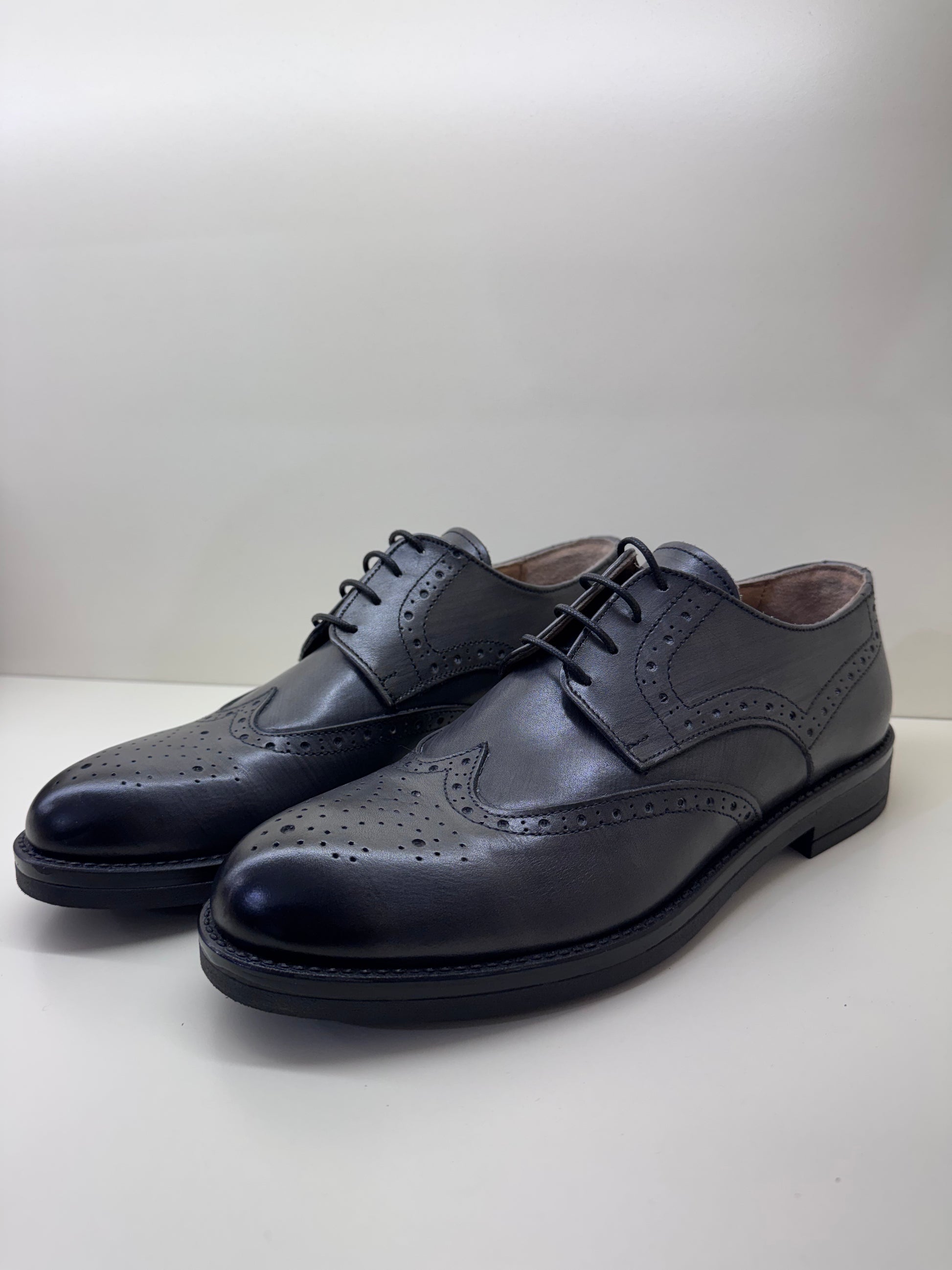 BERBY IN PELLE GRIGIA STRINGATA